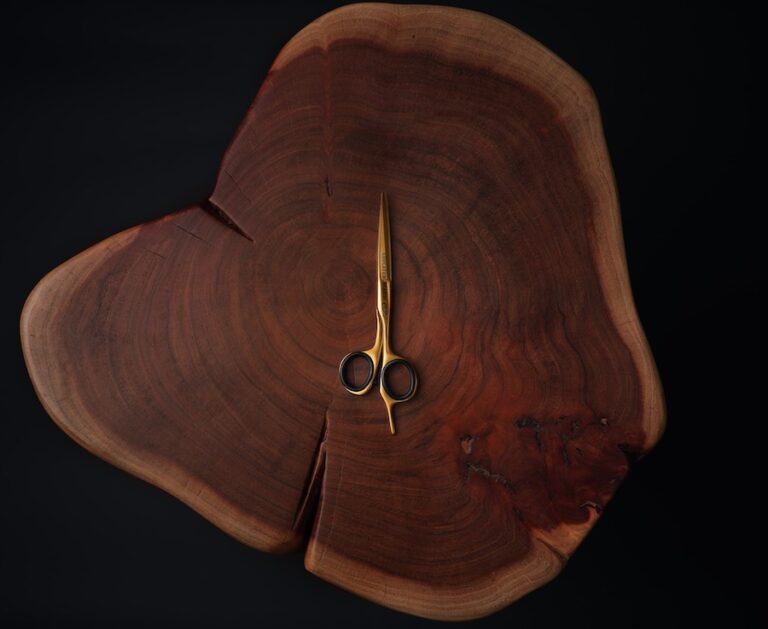 Beard scissors 768x629