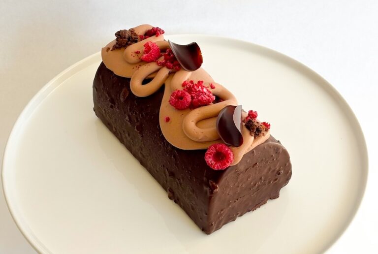 Lecavalier Petrone chocolate log 768x516