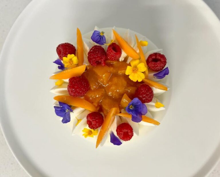 Lecavalier Petrone floral cake 768x616