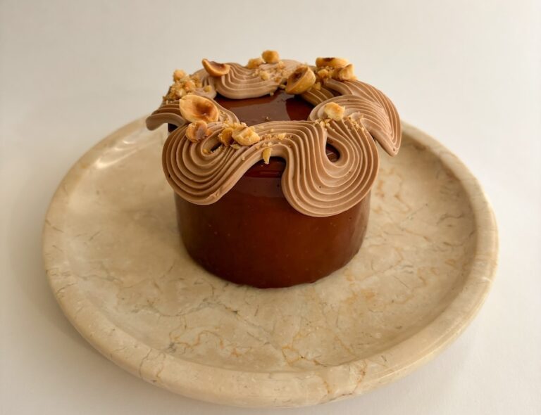 Lecavalier Petrone full chocolate cake 768x590