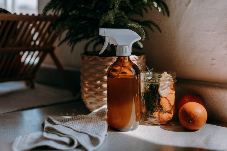 Les Mauvaises Herbes home cleaner 768x513