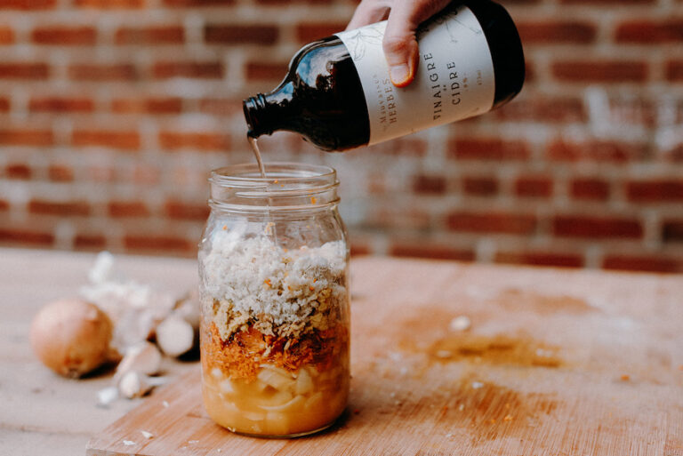 Les Mauvaises Herbes vinegar 768x513