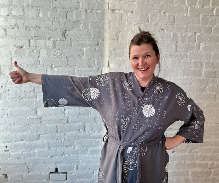 Smoking Lily robe 768x642