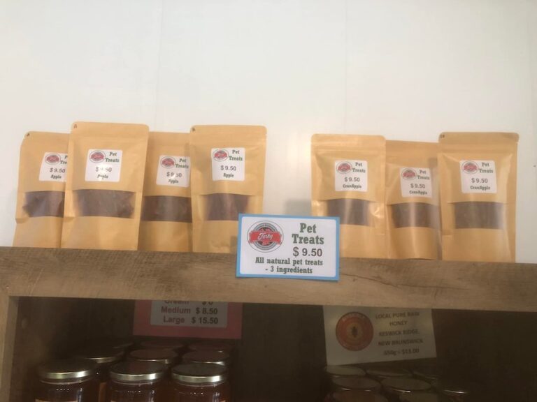pet treats at Coburn Farm 768x576