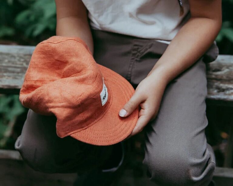 engagement casquettes2 768x614