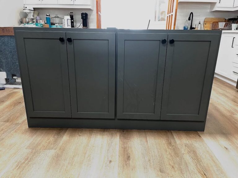 Cinnamon Cabin kitchen island 768x576