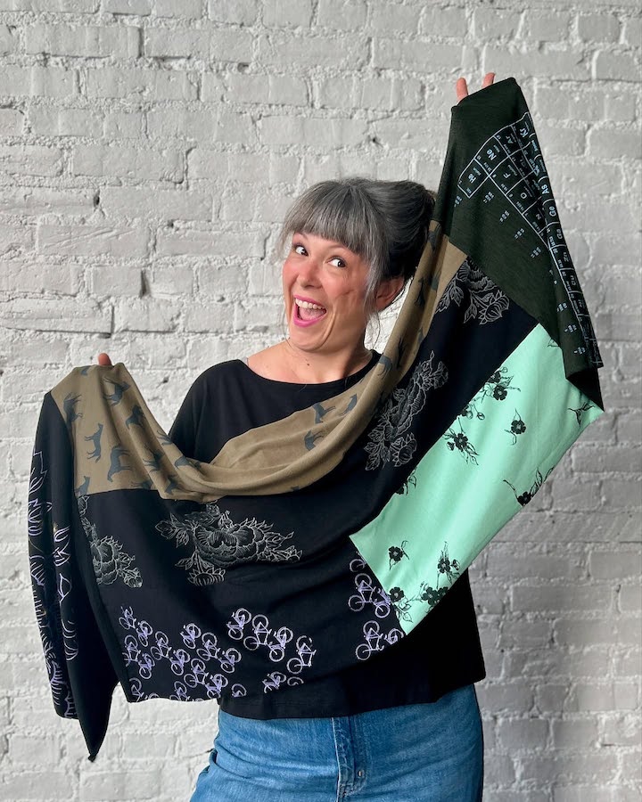 Smoking Lily scarf