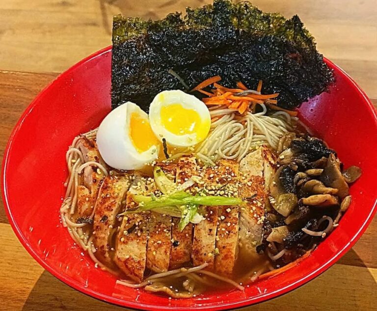 chicken bowl at Kuugag Cafe 768x634